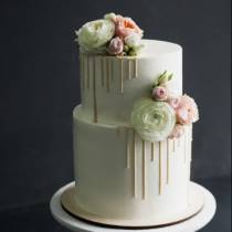 Торт с цветами с потеками