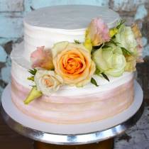 Торт с цветами роз двухъярусный